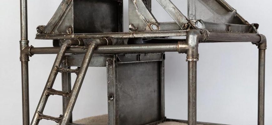 Стальные джунгли для комнатных леопардов: как выбрать надежный металлопрокат для обустройства безопасного пространства кошек