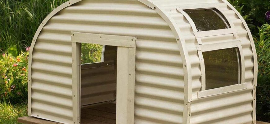 Стальной купол для пушистого императора: как арочный профнастил превращает обычный домик в архитектурный шедевр